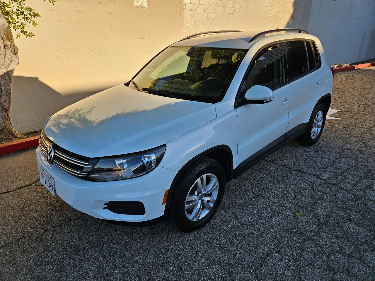 Thumbnail image of 2017 Volkswagen Tiguan at LA Fine Motors