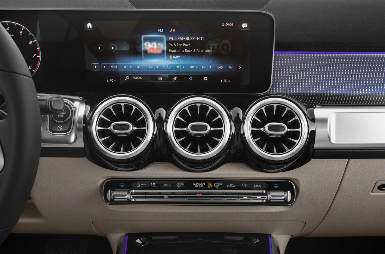 Thumbnail image of 2020 Mercedes-Benz GLB at Mercedes-Benz of Massapequa