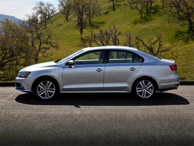Thumbnail image of 2015 Volkswagen Jetta at Commonwealth Chevrolet Inc.