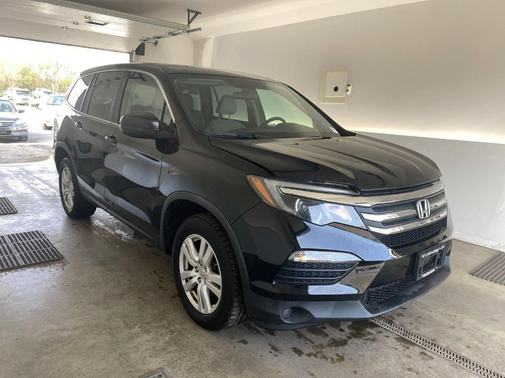 Thumbnail image of 2017 Honda Pilot at Takrourin Motors LLC