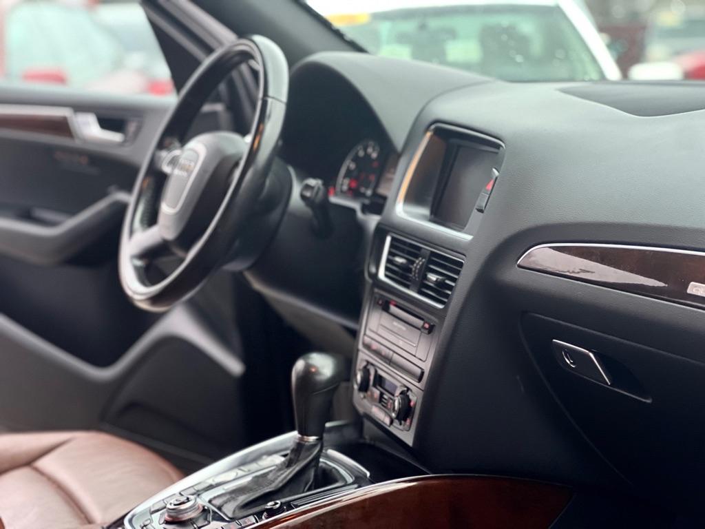 Thumbnail image of 2014 Audi Q5 at EAGLE MOTORS OF HAMILTON INC