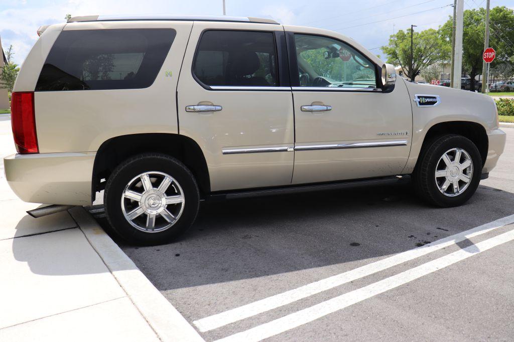 Thumbnail image of 2009 Cadillac Escalade Hybrid at KEEN AUTO MALL LLC