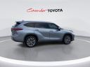 Thumbnail image of 2020 Toyota Highlander at Cavender Toyota