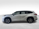 2022 Toyota Highlander XLE at Northtown Volkswagen