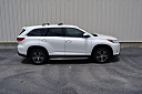 Thumbnail image of 2019 Toyota Highlander at Sunset Auto Sales & Classics