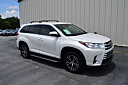 Thumbnail image of 2019 Toyota Highlander at Sunset Auto Sales & Classics