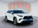 2022 Toyota Highlander XLE at Honda of Manhasset