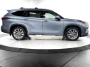 Thumbnail image of 2022 Toyota Highlander at Schaumburg Toyota