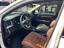 Thumbnail image of 2017 Toyota Highlander at Victory Lane Autos