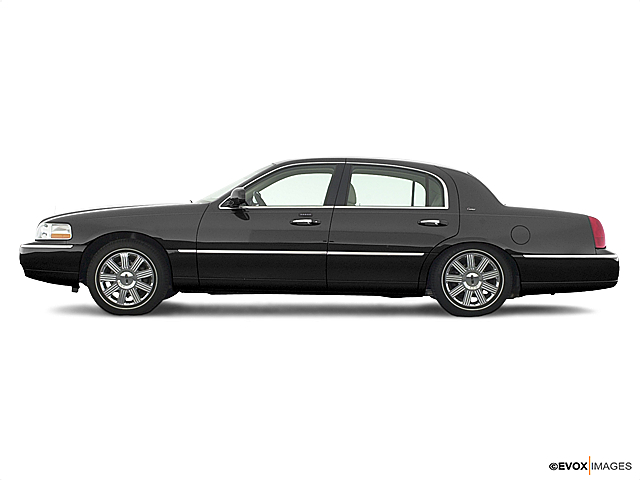 Image of 2003 Lincoln Town Car Executive L 4dr Sedan