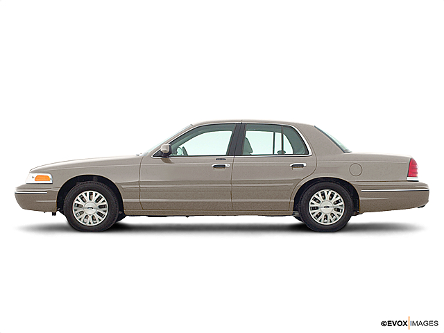 Image of 2004 Ford Crown Victoria Police Interceptor 4dr Sedan (3.27 Axle)