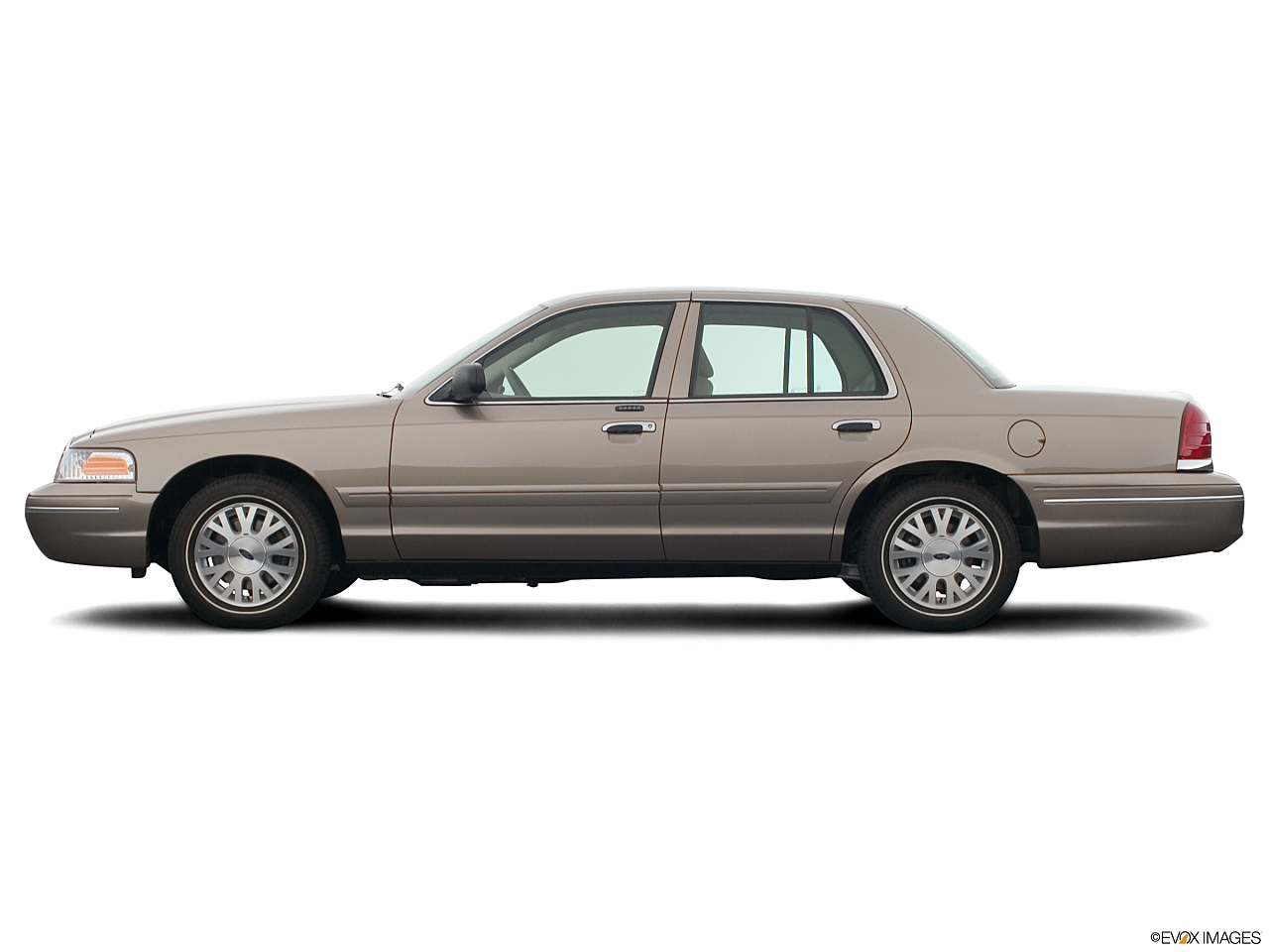Image of 2004 Ford Crown Victoria LX 4dr Sedan