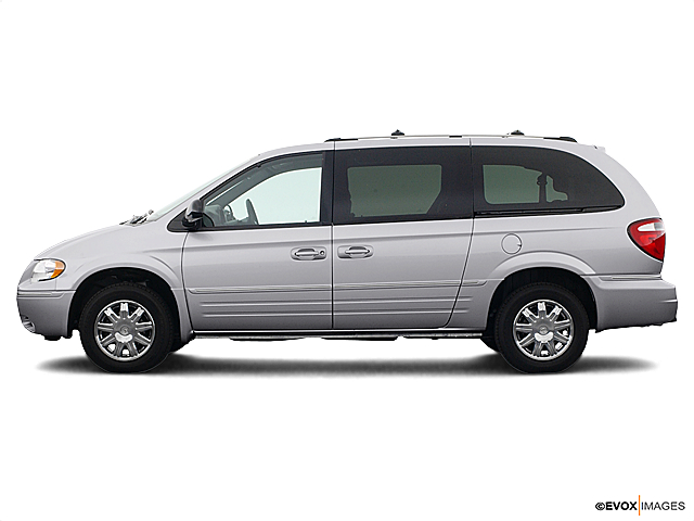 Image of 2005 Chrysler Town and Country LX 4dr Extended Mini-Van