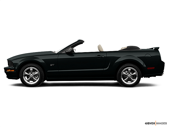 Image of 2005 Ford Mustang GT Deluxe 2dr Convertible