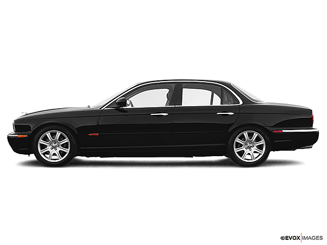 Image of 2005 Jaguar XJ-Series Super V8 4dr Sedan