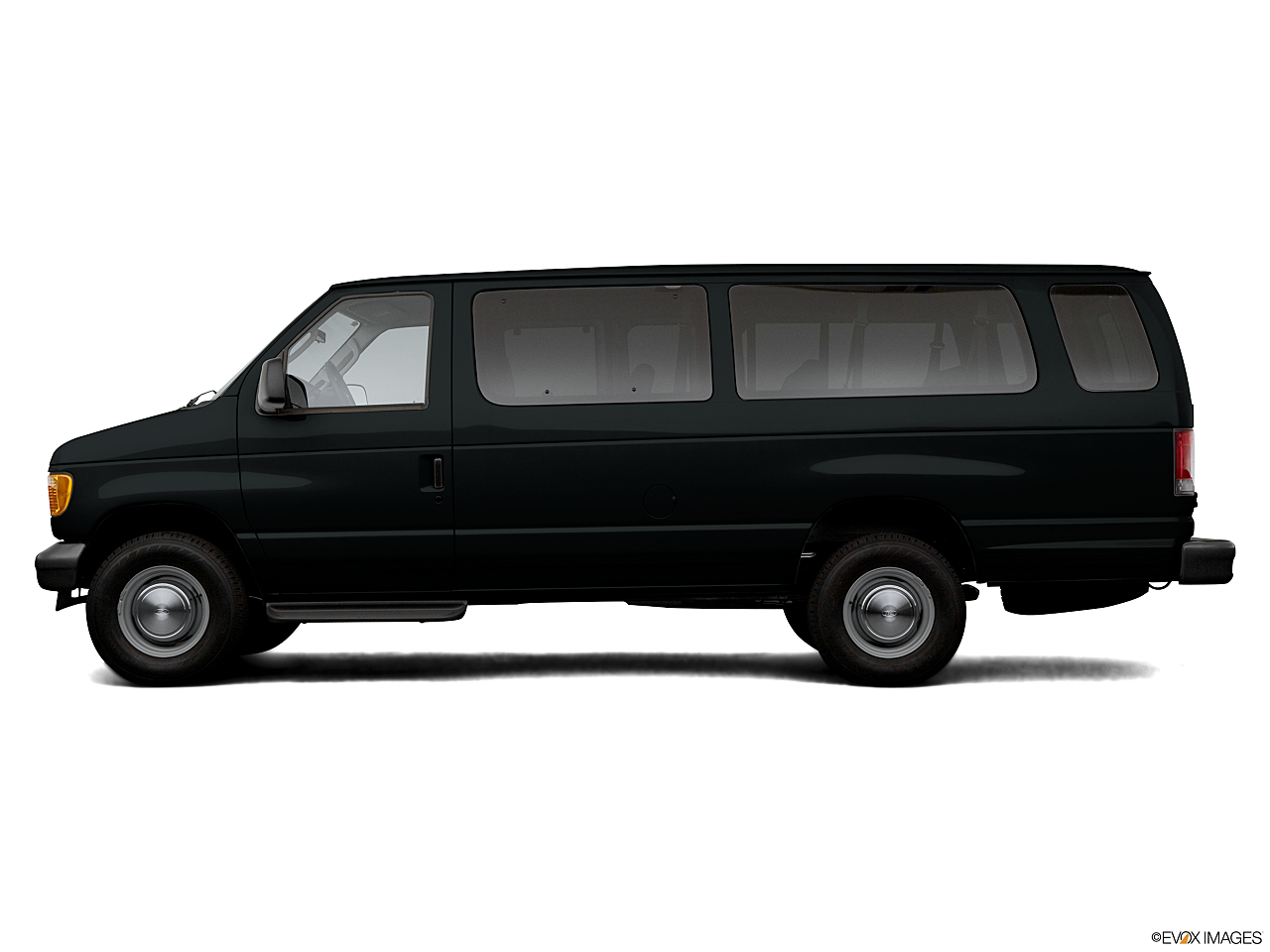 Image of 2006 Ford E-Series E-350 SD Chateau 3dr Passenger Van
