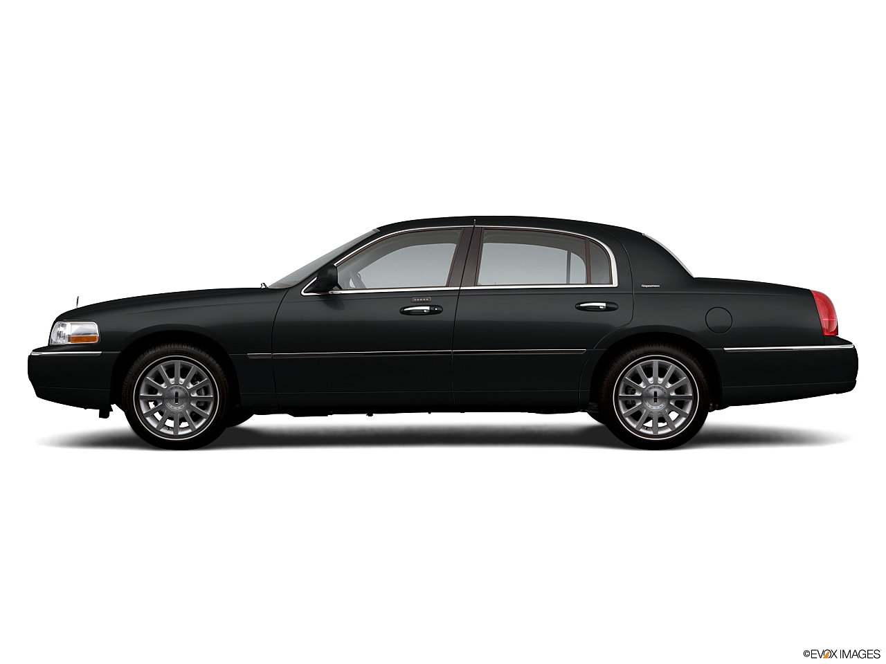 Image of 2006 Lincoln Town Car Signature L 4dr Sedan
