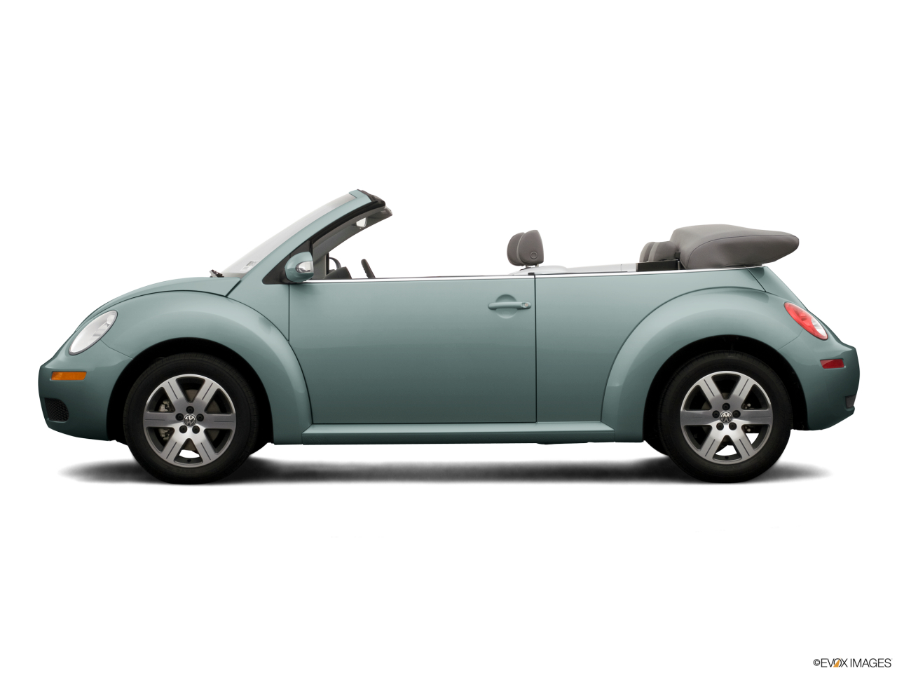 Image of 2006 Volkswagen New Beetle Convertible 2.5 2dr Convertible w/Automatic
