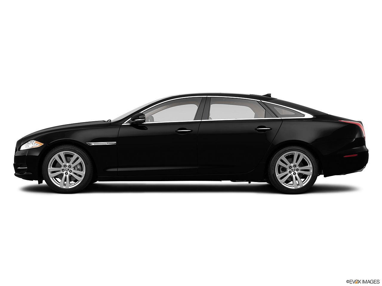 Image of 2013 Jaguar XJL Portfolio