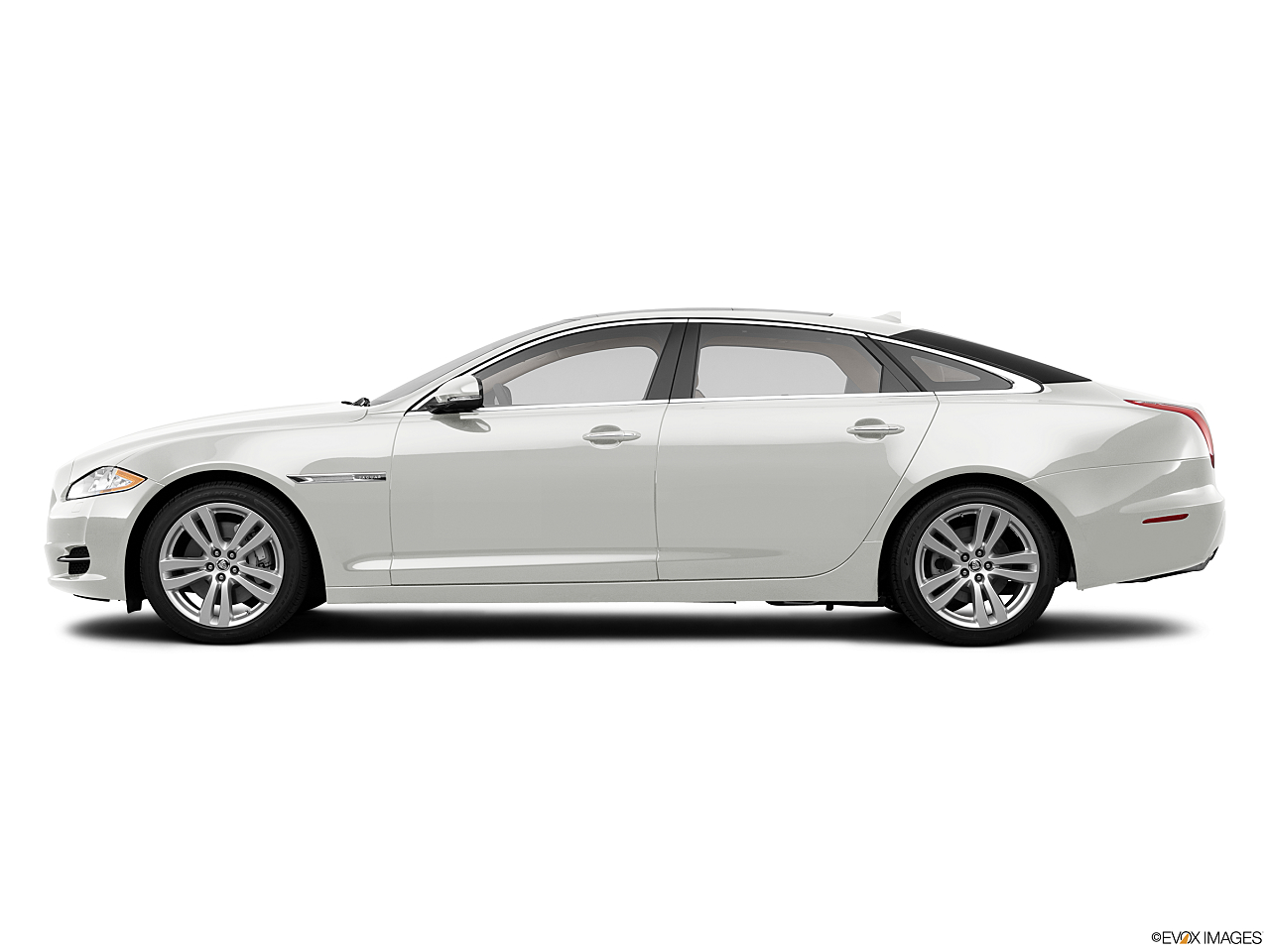 Image of 2013 Jaguar XJL Portfolio
