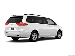 Thumbnail image of 2013 Toyota Sienna at Keyless Motors