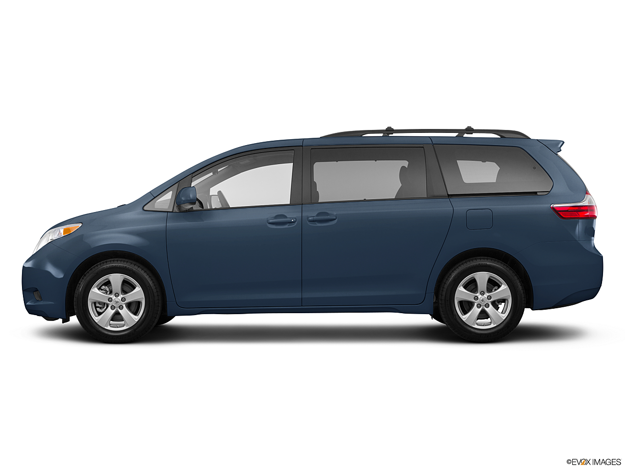 Image of 2016 Toyota Sienna XLE 7-Passenger Auto Access Seat