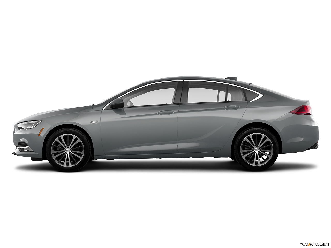 Image of 2018 Buick Regal Sportback Essence