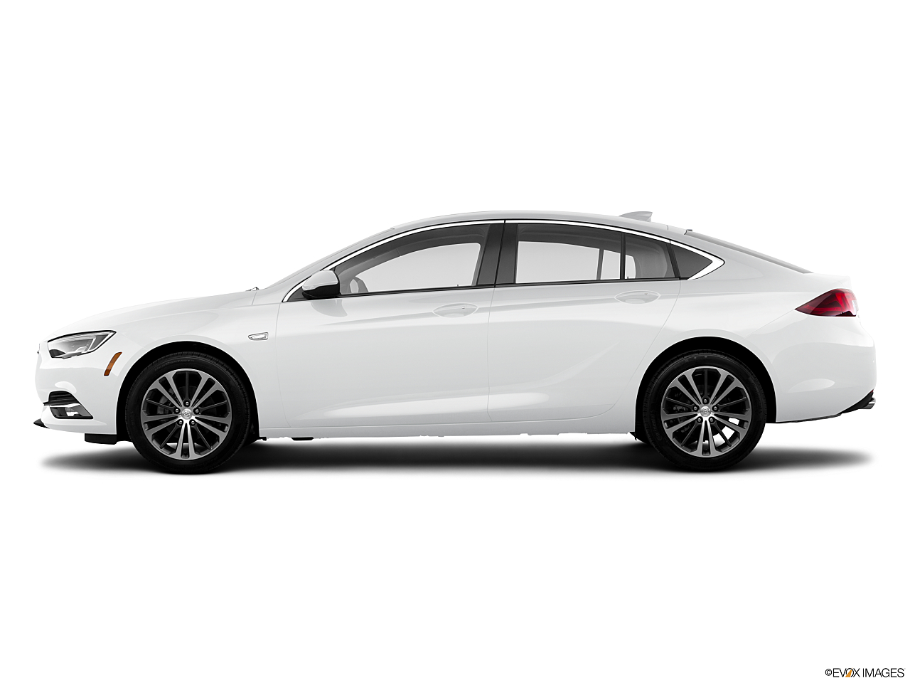 Image of 2018 Buick Regal Sportback Essence