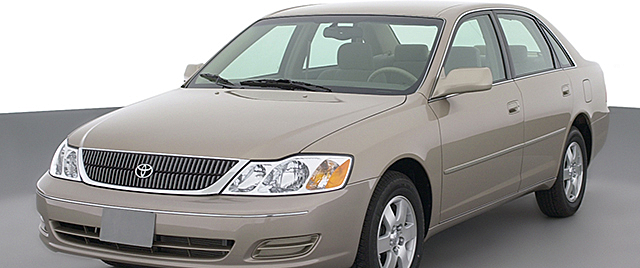 2001 Toyota Avalon XL at Auto World of Kinston