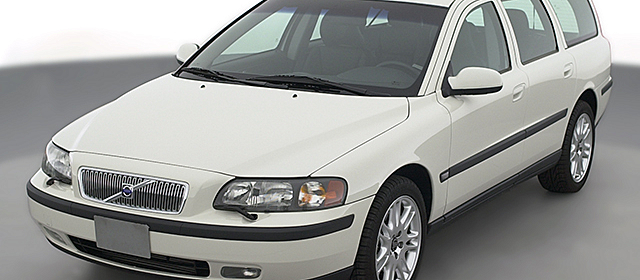 2001 Volvo V70 2.4T at Rock Hill Public Auction