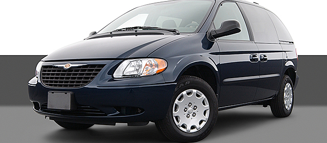 2004 Chrysler Town and Country Limited at Mountain City Motors