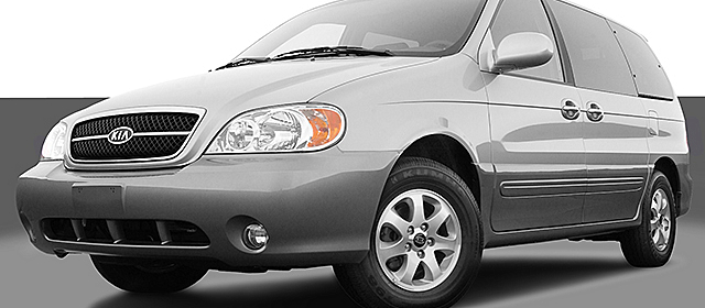 2004 Kia Sedona at C&R Automotive
