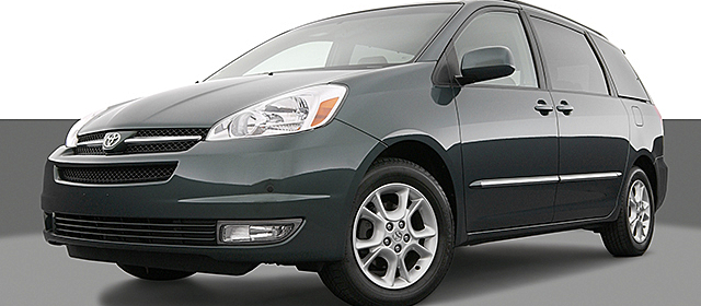 2004 Toyota Sienna at Doug Henry Preowned